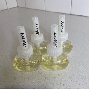 Glade | Wallflower PlugIn Refill Merry Scent Oil Air Freshener Fragrance,4 Count